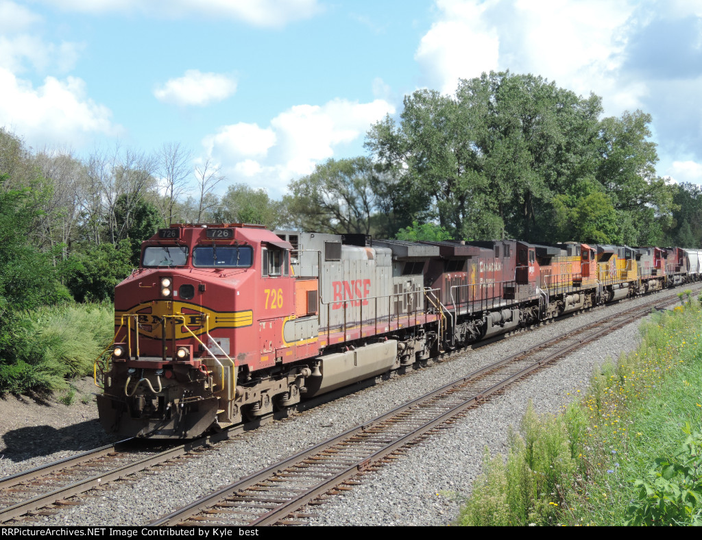 BNSF 726 in the sun 